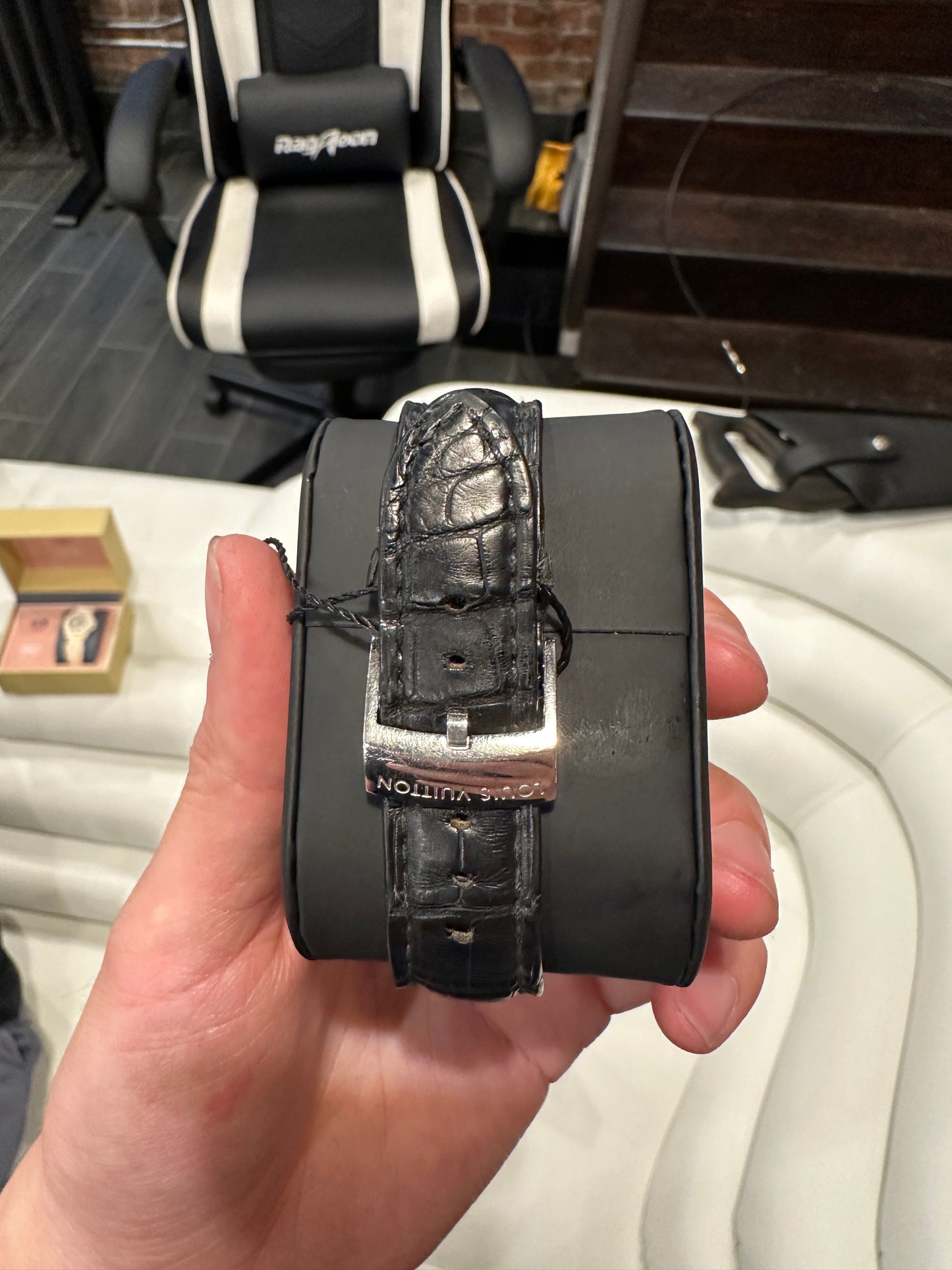 Louis Vuitton Tambour Chronograph (model Q1122)