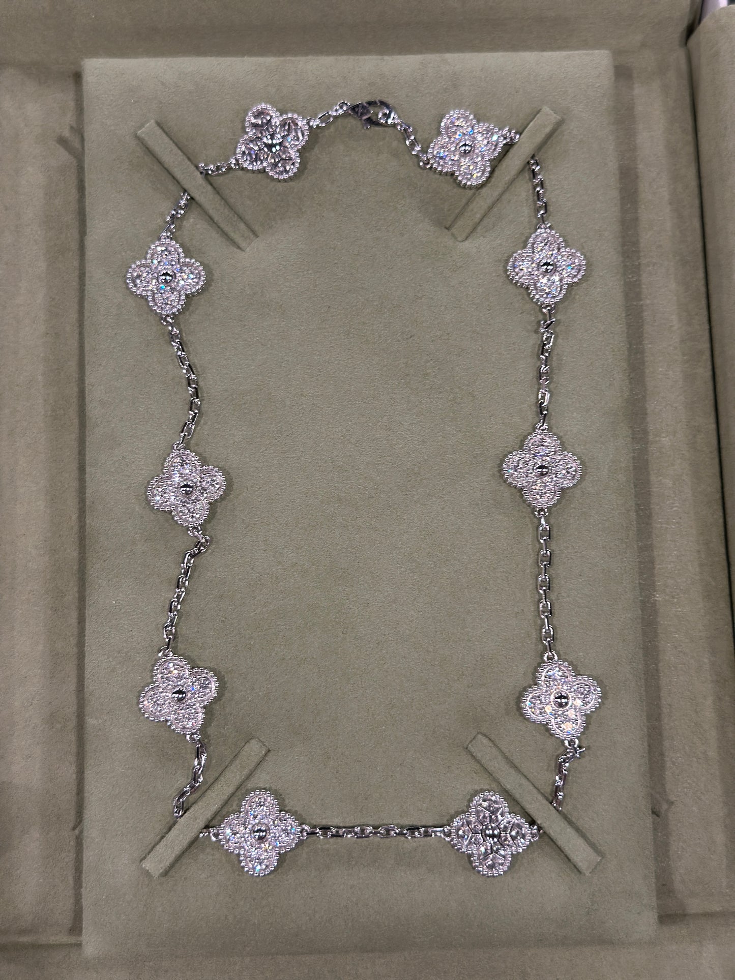($60,000) Van Cleef & Arpels Vintage Alhambra necklace 18k