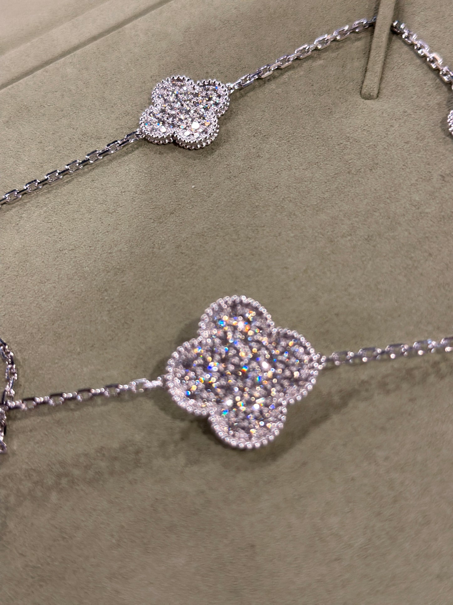 ($130,000) Van Cleef & Arpels Magic Alhambra long necklace 18k White Gold